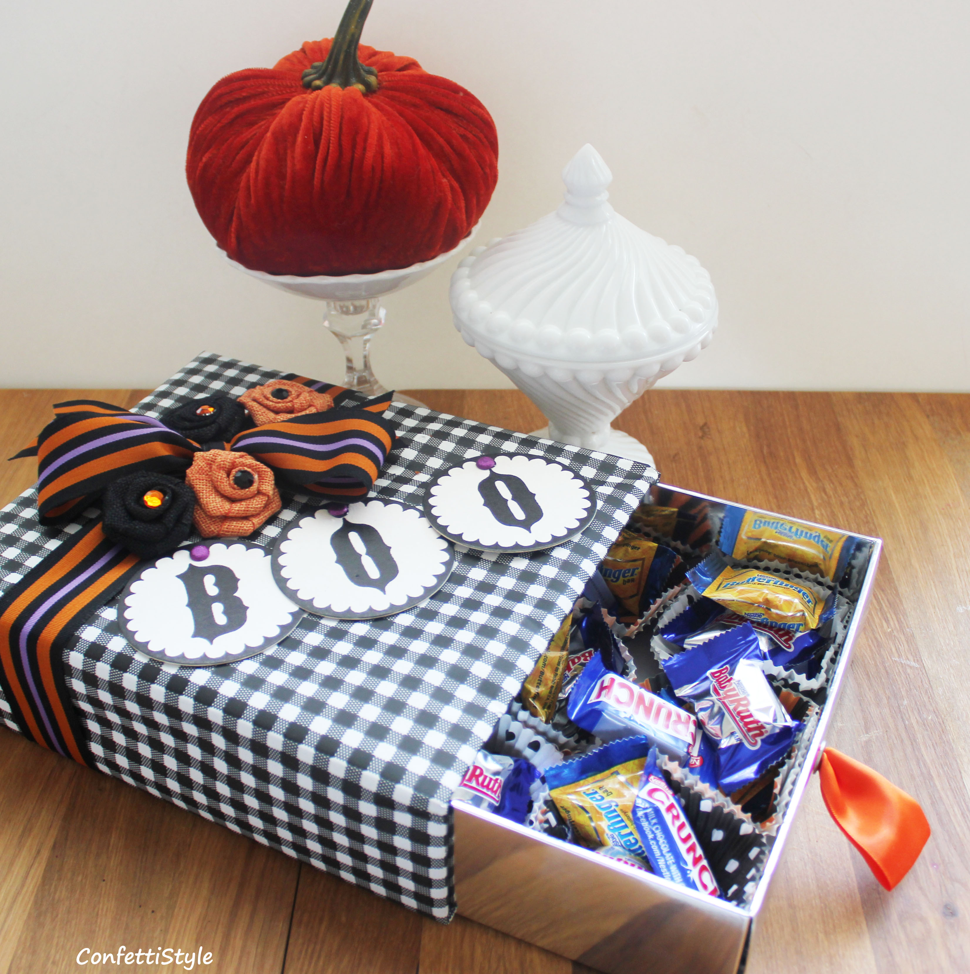 Gift Giving--DIY Halloween Candy Box | ConfettiStyle