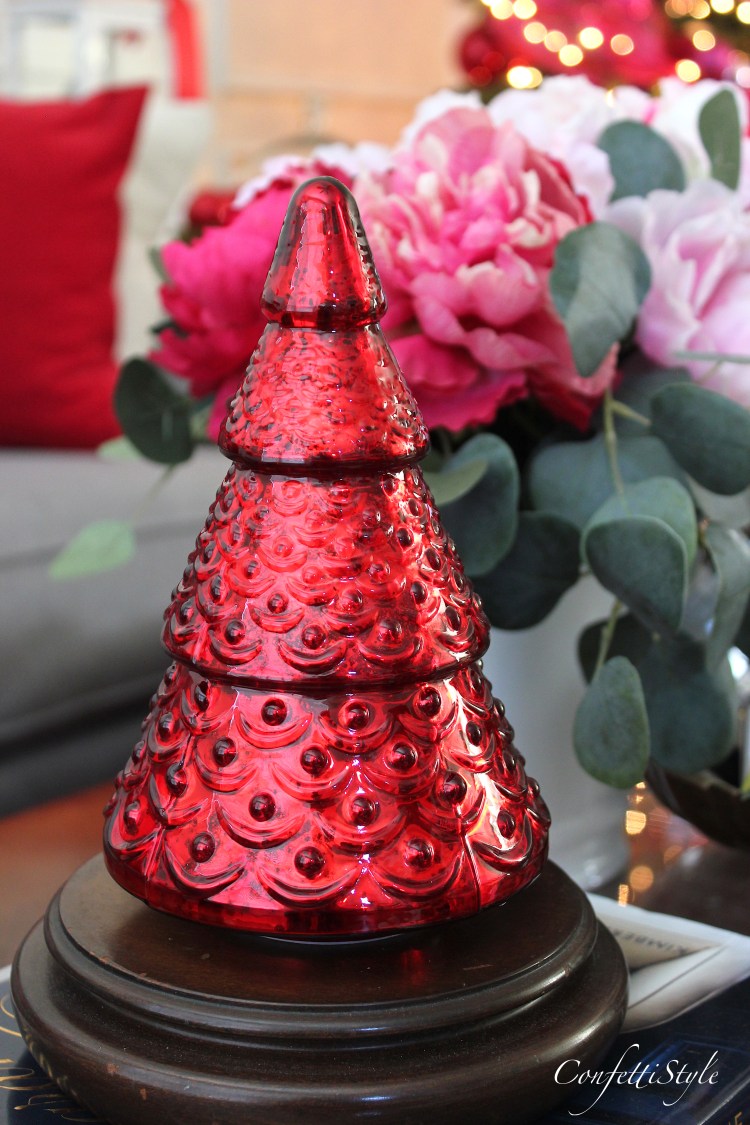 The Best Christmas Tree Scented Candles | ConfettiStyle